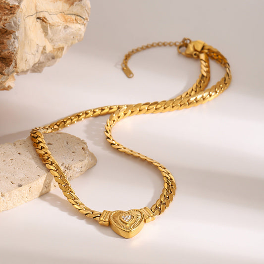 Heart Necklace With A Luxe High-End Look Diamond-Inlaid Clavicle Chain Titanium Jewelry Piece