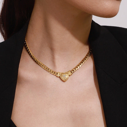 Heart Necklace With A Luxe High-End Look Diamond-Inlaid Clavicle Chain Titanium Jewelry Piece